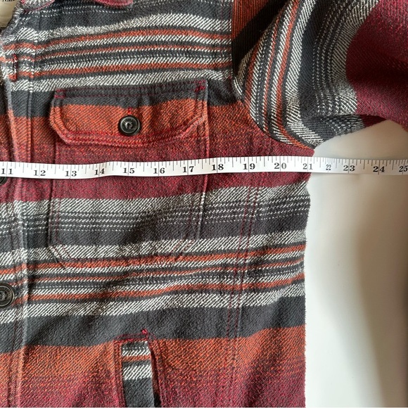 American Eagle Men’s Sherpa Shacket Red Orange Black Gray Striped Size M EUC - Picture 7 of 10